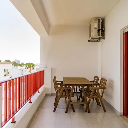 Melvin Jones St. 2bedroom Daire